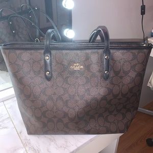 Brown Coach signature City Zip